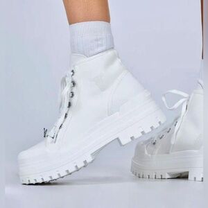 NEW Princess Polly Windsor Smith Deserve Ankle Boots - White - Women's Size 7